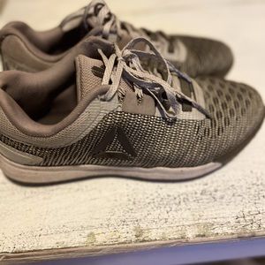Reebok Nano CrossFit shoe size men’s 7/ women’s 9 EURO 39. Great used condition